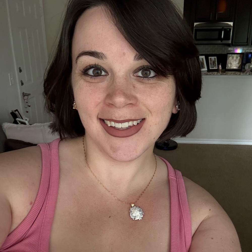 Meet your Posher, Renata